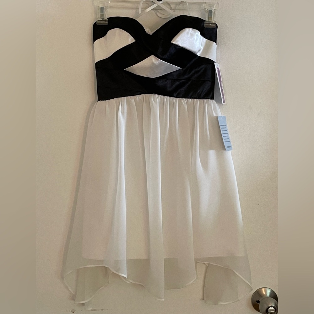 Adrianna Papell Black and White Strapless Dress NWT Juniors Sz 1